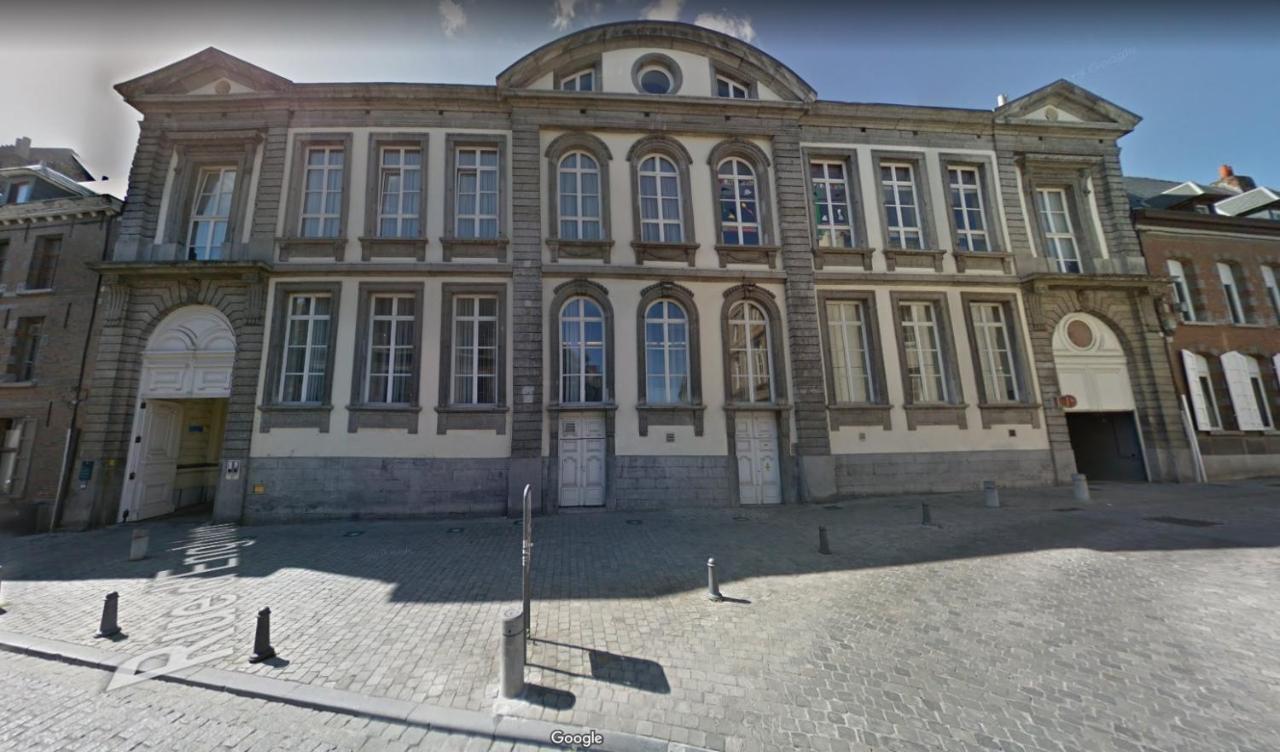 Logement Dans Le Coeur Historique De 蒙斯 外观 照片